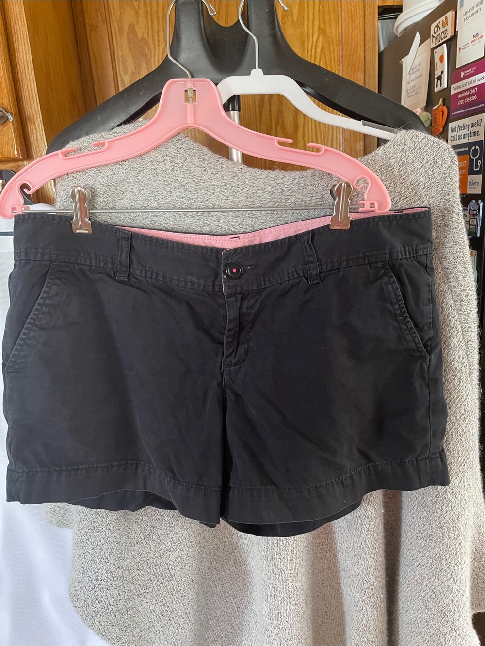 Lilly Pulitzer Black Shorts with Pink Trim Size 14